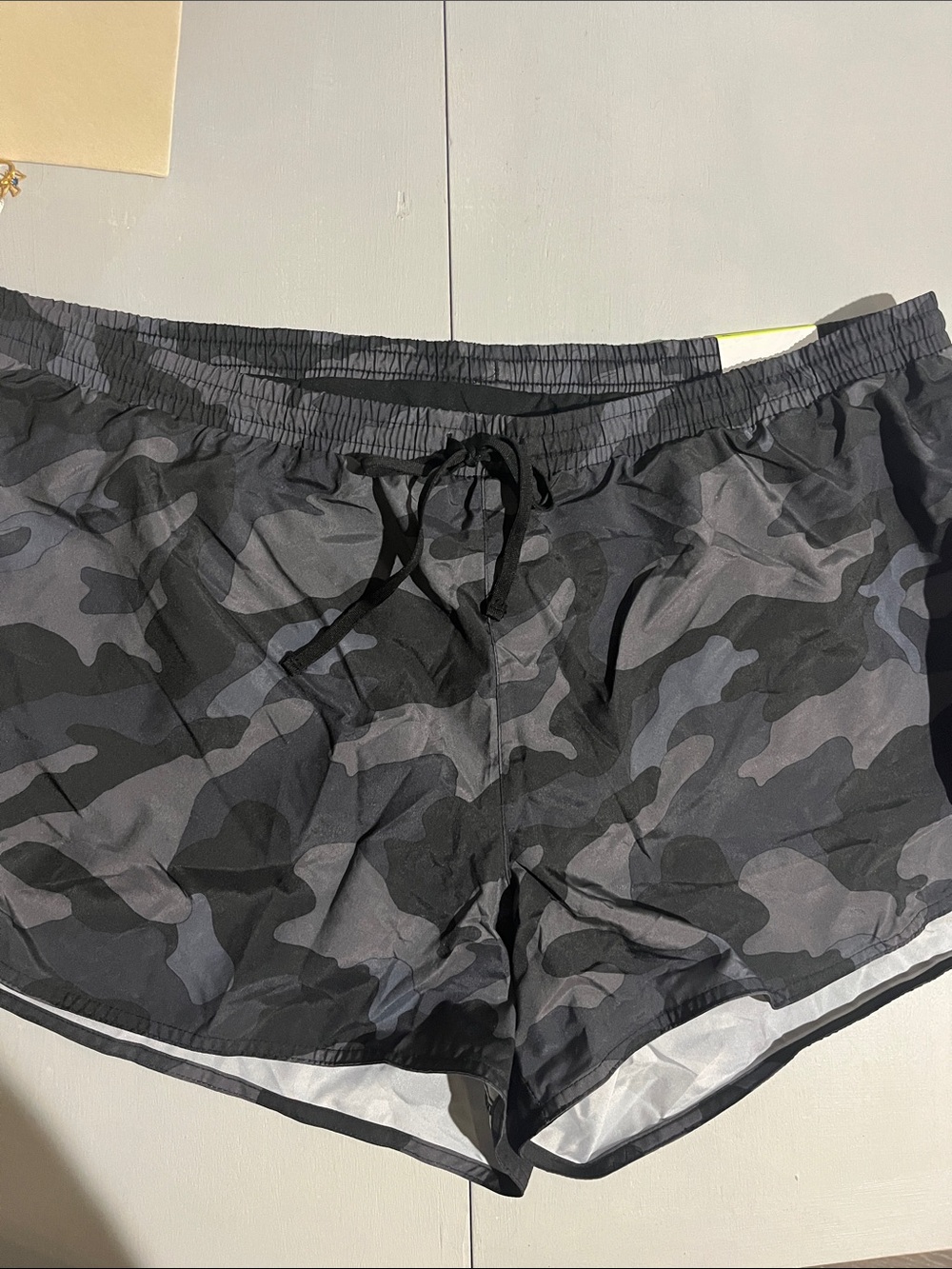 Old Navy Women's Black and Gray Camo Athletic Shorts